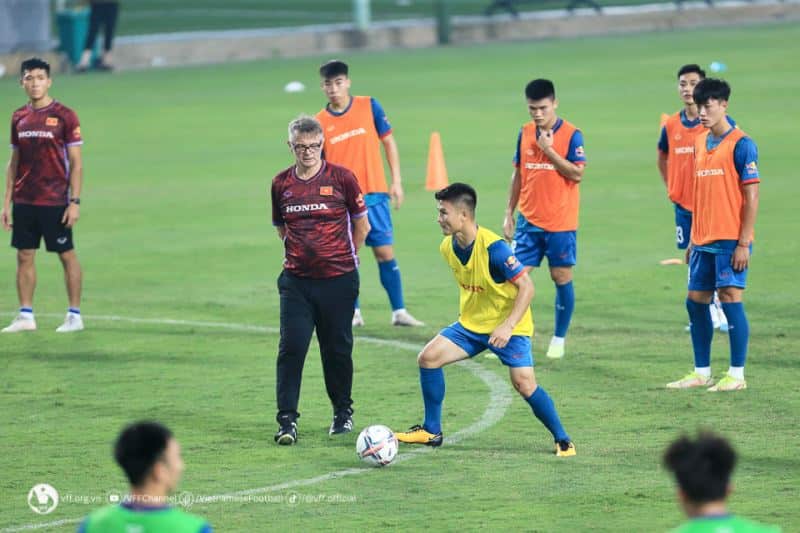 Quang Hải vẫn có mặt trong danh sách rút gọn tham dự trận đấu với Hồng Kông của đội tuyển Việt Nam