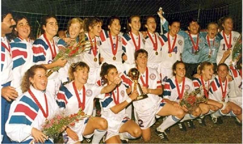 Đội tuyển bóng đá nữ Mỹ vô địch World Cup lần đầu tiên vào năm 1991