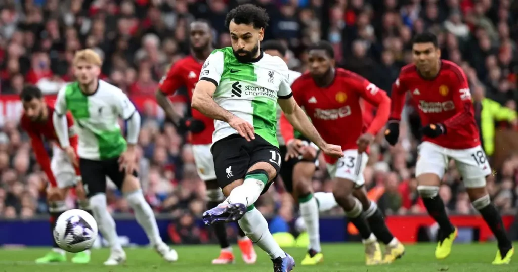 Salah lập kỷ lục trong ngày Liverpool chia điểm với Man Utd